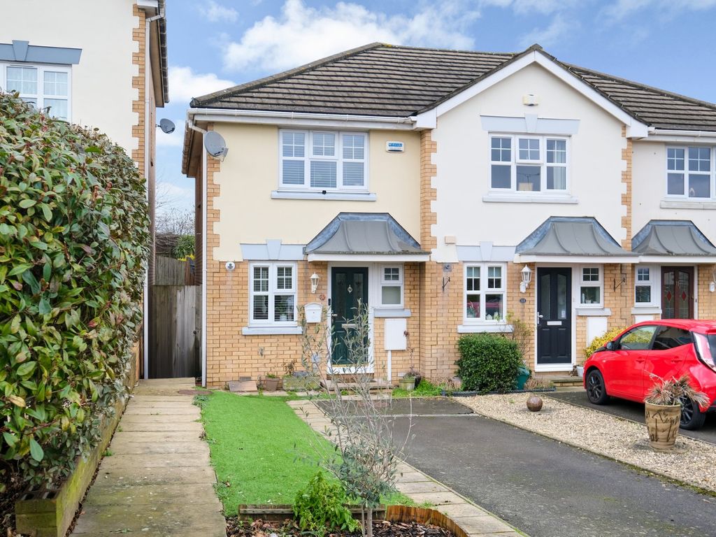 2 bed end terrace house for sale in Furzehill Square, St. Mary Cray