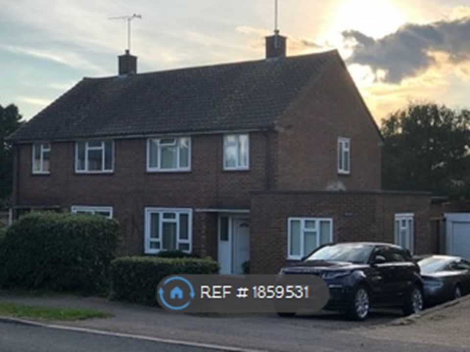 3 bed semidetached house to rent in Bluebridge Road, Brookmans Park