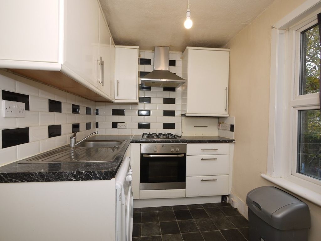 2 bed flat to rent in Ramsay Road, London E7, £1,700 pcm Zoopla
