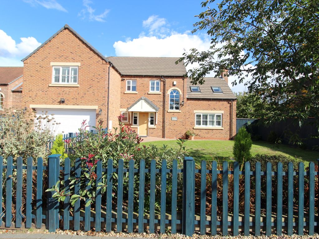 5 bed detached house for sale in Rectory Gardens, Beckingham, Doncaster