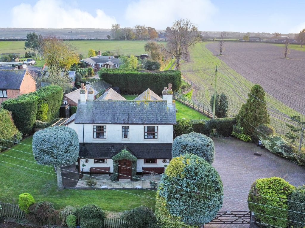 4 bed detached house for sale in Lilbourne Road, Clifton Upon Dunsmore