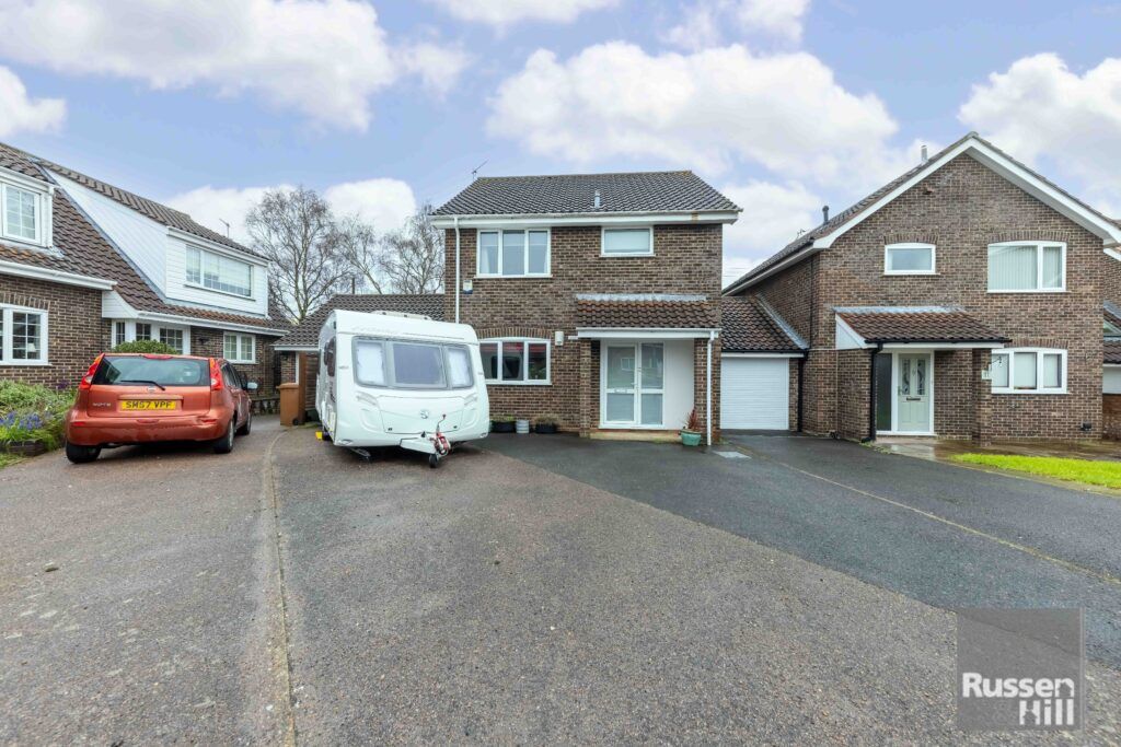 3 bed detached house for sale in Sunny Close, New Costessey, Norwich