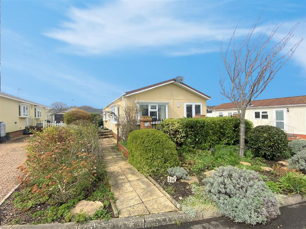 3 bed semidetached bungalow for sale in Oak Tree Lane, Eastbourne BN23