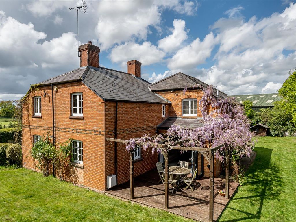 4 bed detached house for sale in Forest Road, Wokingham, Berkshire RG40, £1,075,000 Zoopla