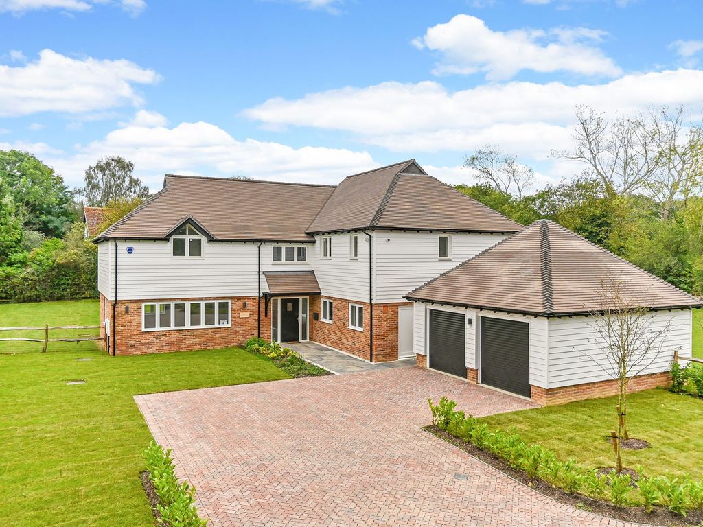 5 bed detached house for sale in St Michaels, Tenterden TN30, £