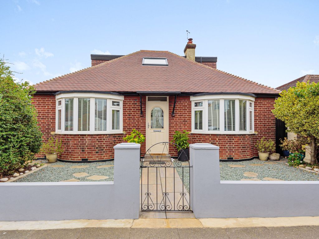 3 bed bungalow for sale in Lime Grove, Ruislip, Middlesex HA4 Zoopla
