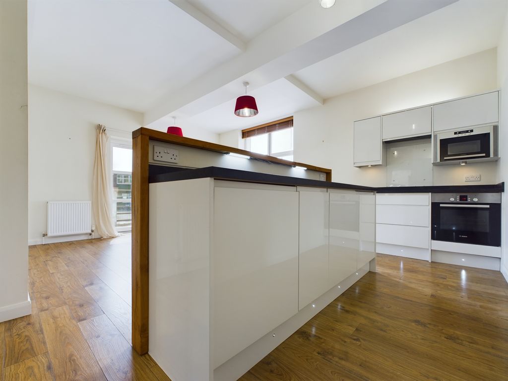 2 bed flat to rent in Victoria Road, Burgess Hill RH15 Zoopla