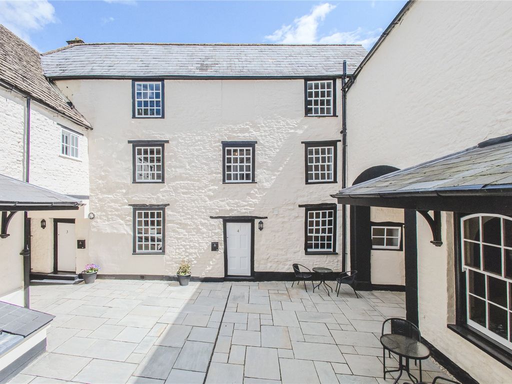 4 bed terraced house for sale in The Green, Calne, Wiltshire SN11, £