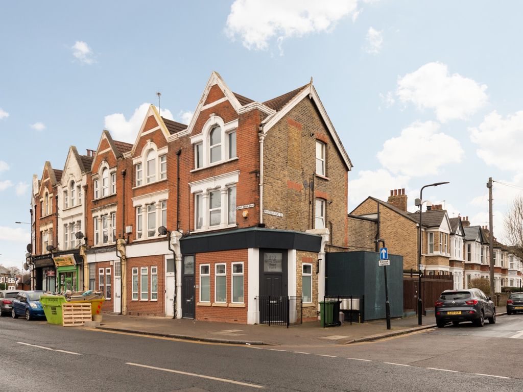 Studio to rent in Grove Green Road, Leytonstone, London E11 Zoopla
