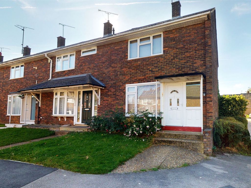 2 bed end terrace house for sale in Ardleigh, Lee Chapel South