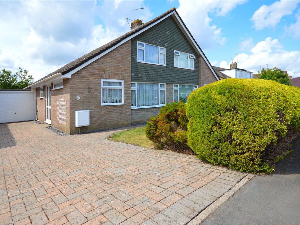 3 bed semidetached bungalow for sale in Appledore Close, Hengrove