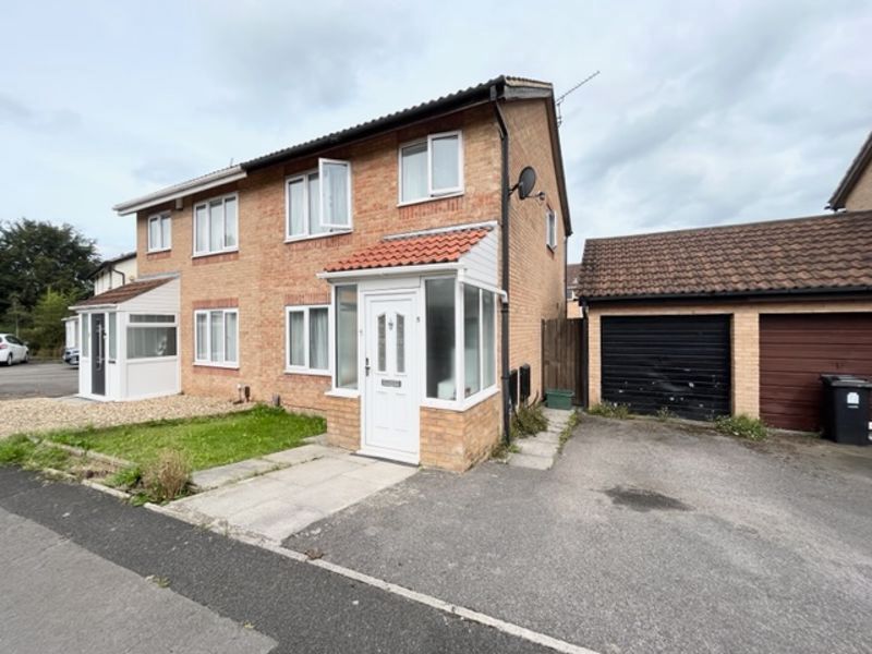 3 bed semidetached house to rent in Moor Croft Drive, Longwell Green