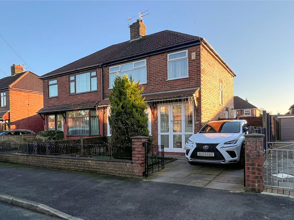 3 bed semidetached house for sale in Whitegate Road, Chadderton