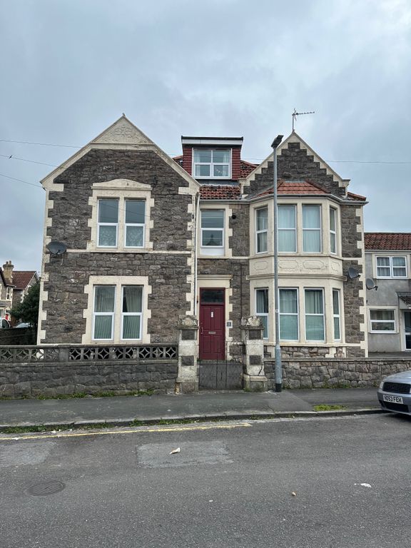 2 bed flat to rent in Gordon Road, WestonSuperMare BS23, £825 pcm