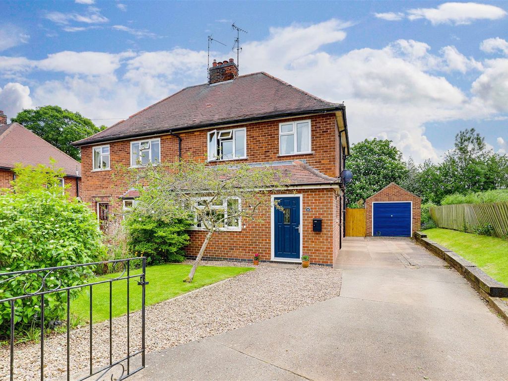 3 bed semidetached house for sale in Park Avenue, Woodborough