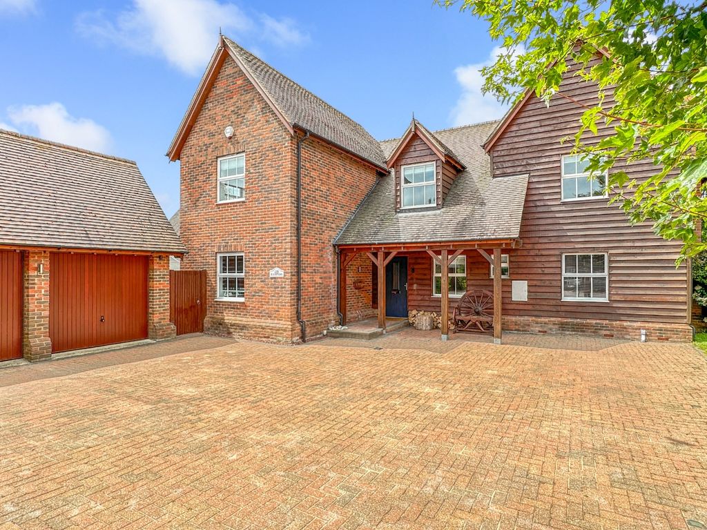 5 bed detached house for sale in Moat Lane, Melbourn, Royston SG8 Zoopla