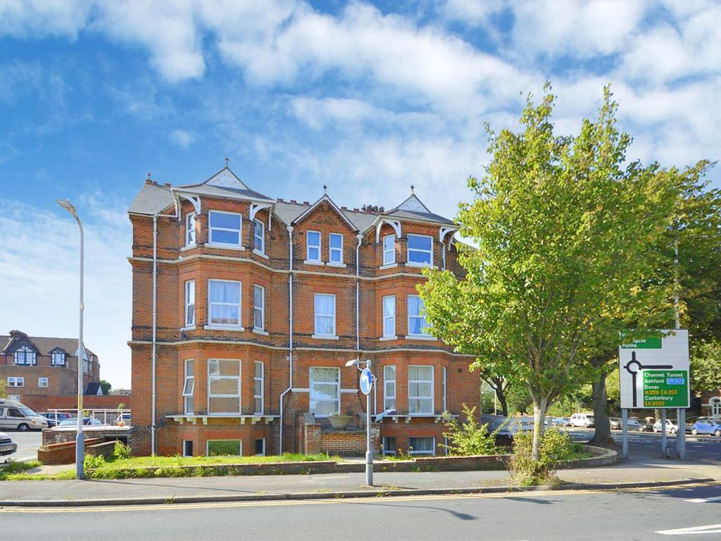 Studio to rent in Shorncliffe Road, Folkestone CT20 Zoopla