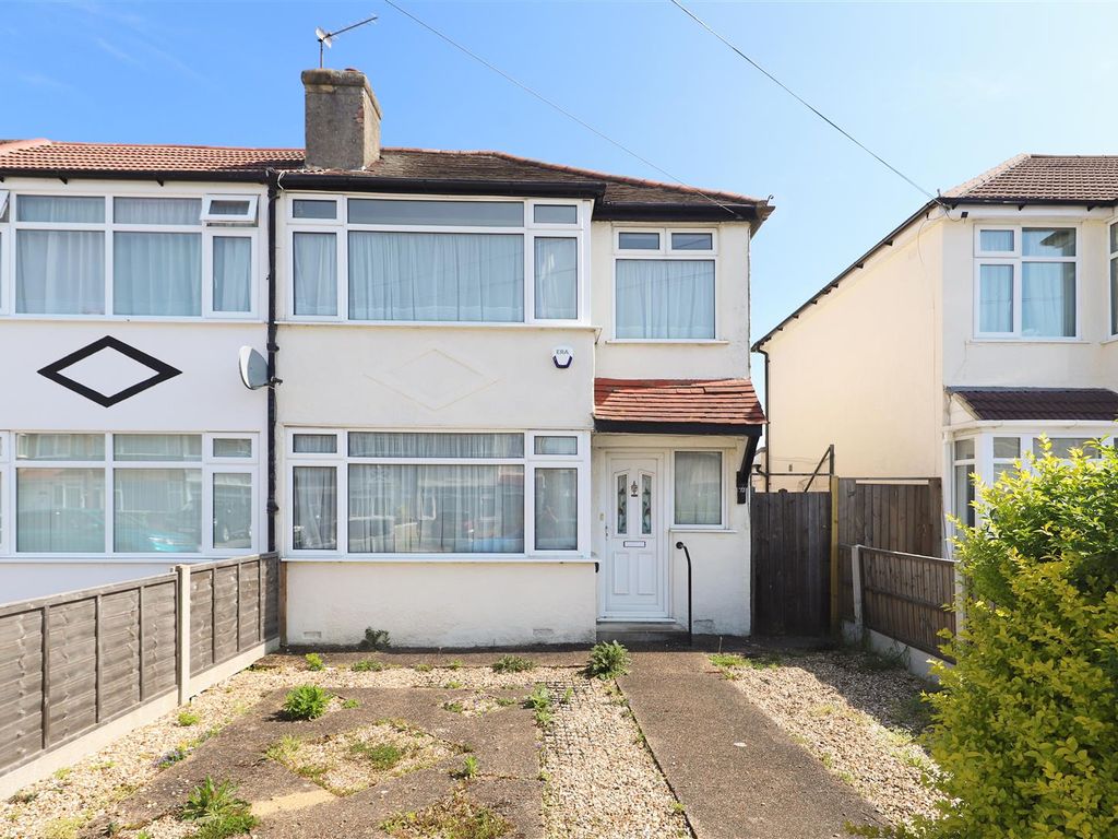 3 bed end terrace house for sale in Midhurst Gardens, Hillingdon UB10