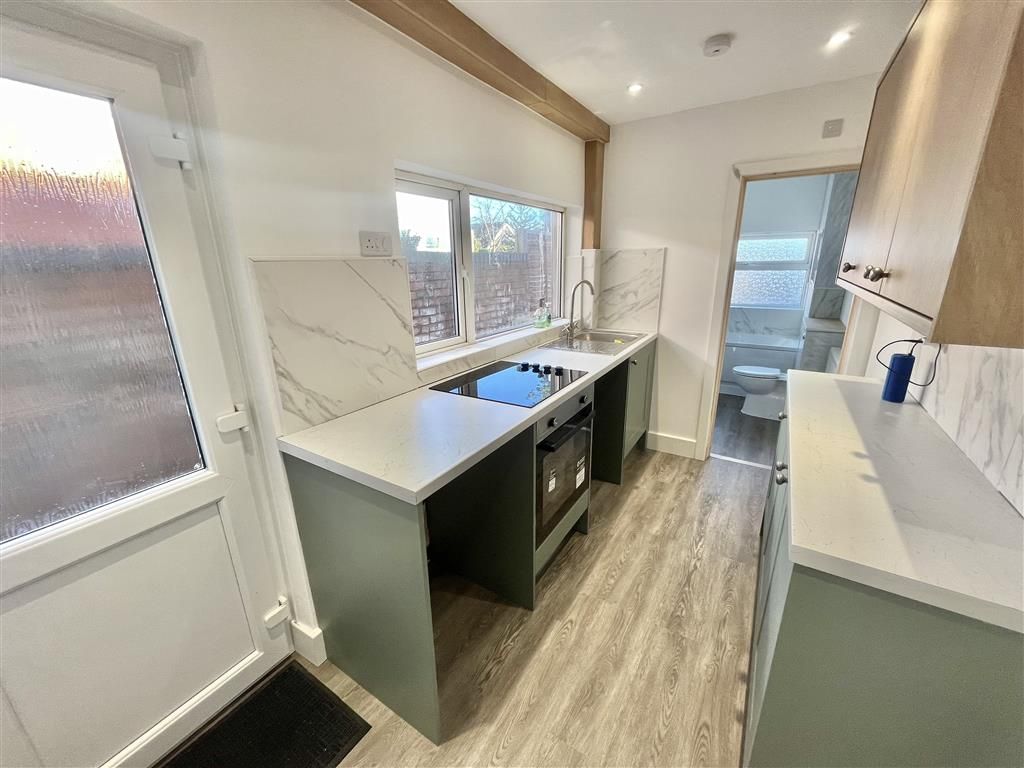 3 bed property to rent in Queens Road North, Eastwood, Nottingham NG16