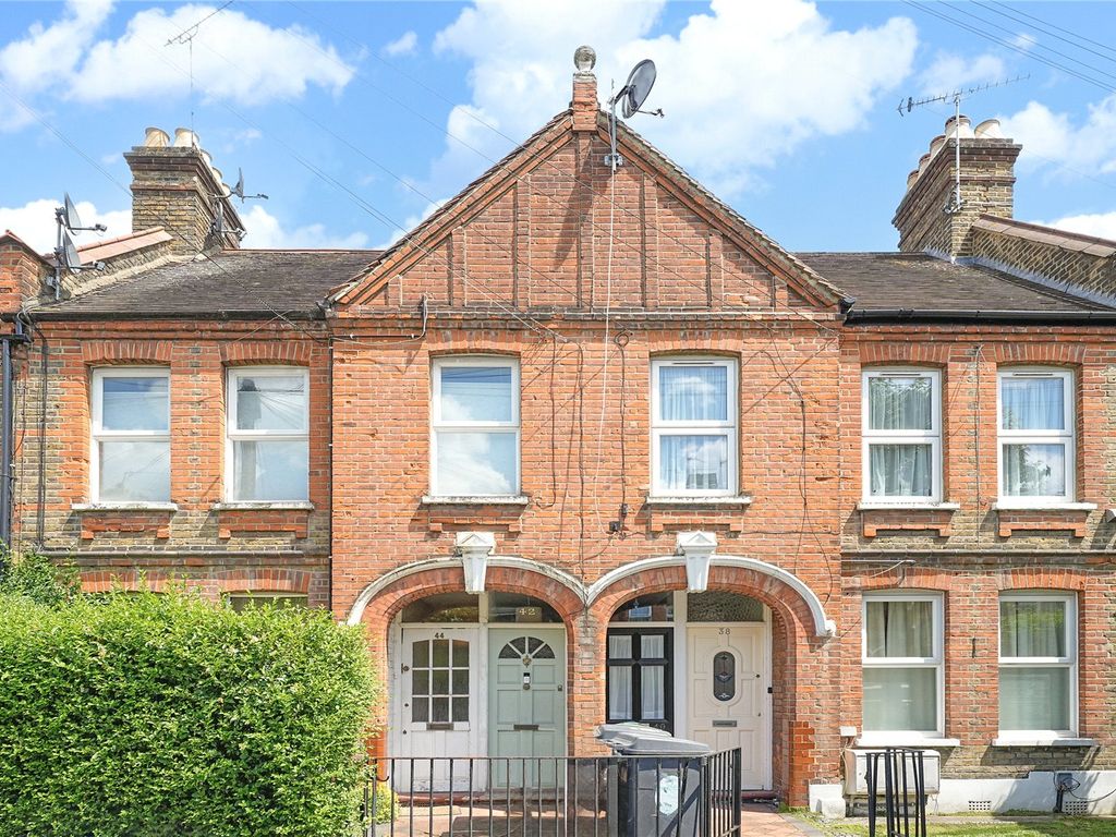 2 bed flat for sale in Diana Road, Walthamstow, London E17, £475,000