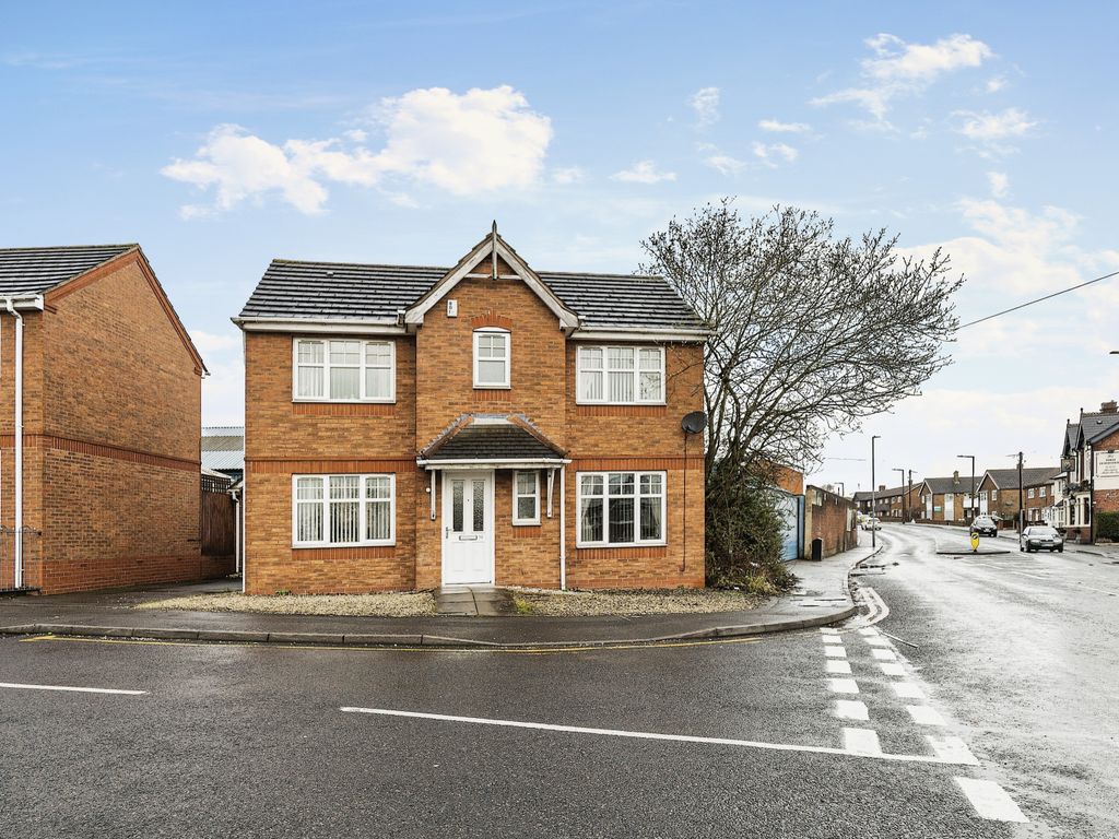 3 bed detached house for sale in Edwin Phillips Drive, West Bromwich