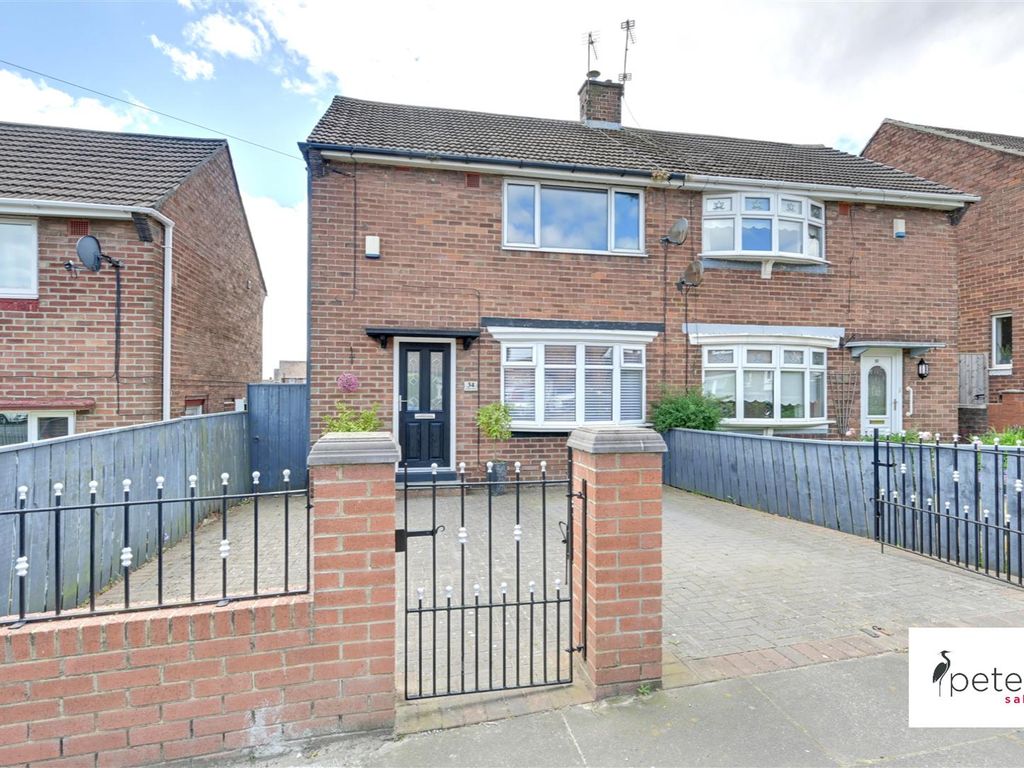 2 bed semidetached house for sale in Ashdown Road, Farringdon