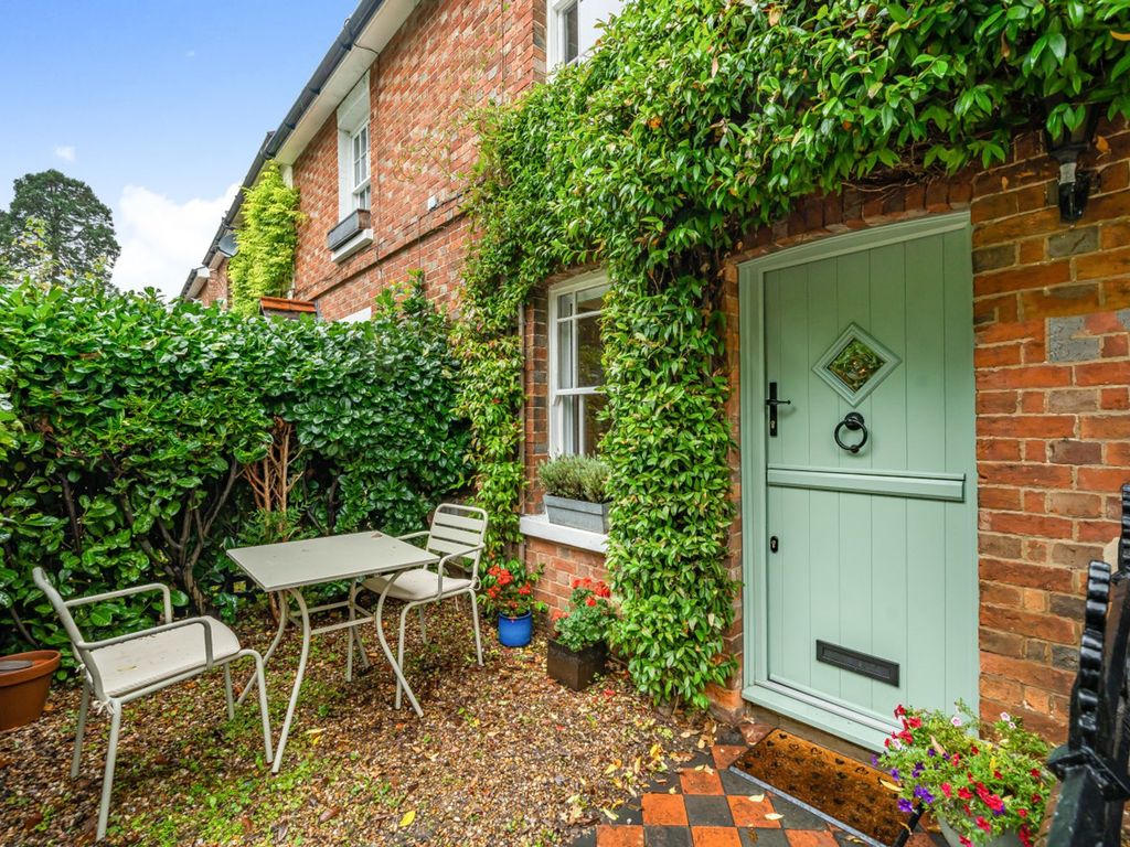 2 bed terraced house for sale in Langton Road, Langton Green TN3, £