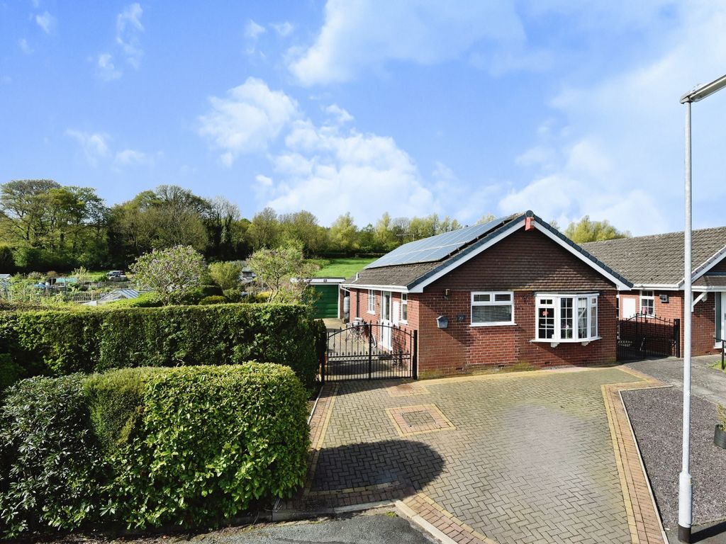 2 bed bungalow for sale in Hulme Close, Newcastle, Staffordshire ST5