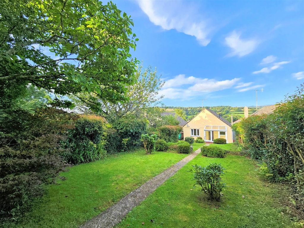 2 bed detached bungalow for sale in Manor Estate, Horrabridge