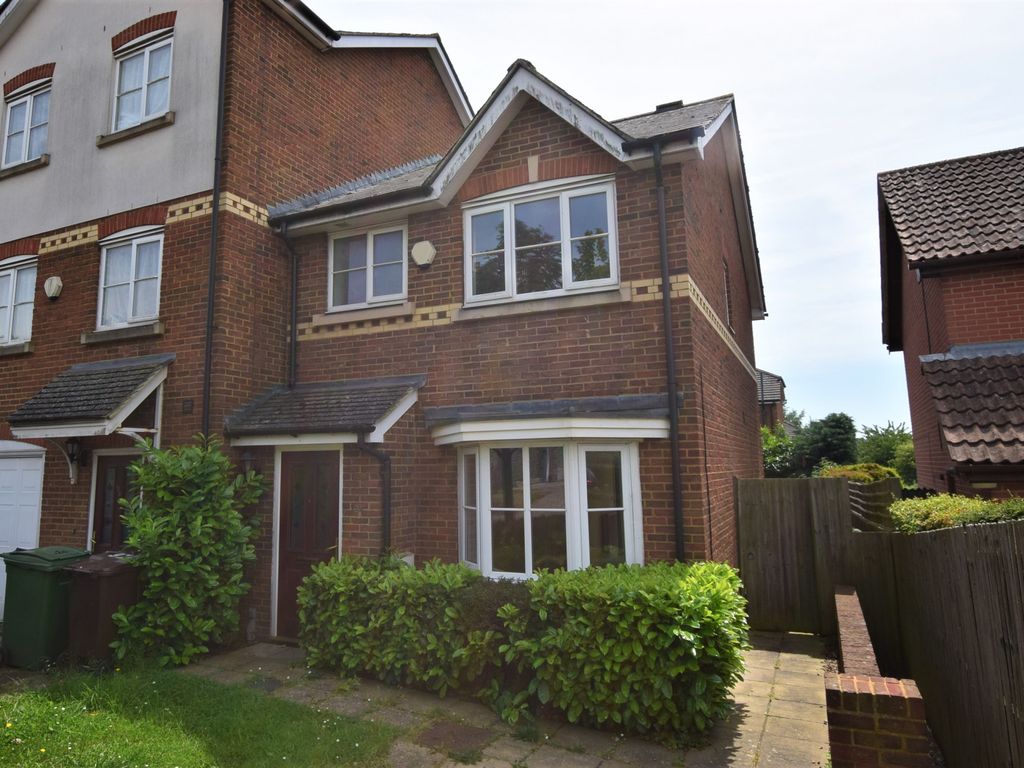 3 bed end terrace house for sale in Glebe Lane, Maidstone, Kent ME16