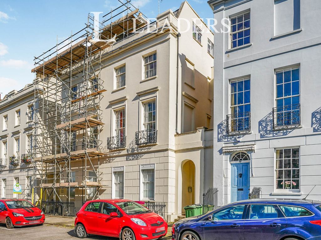 Studio to rent in Bath Road, Chelt GL53, £675 pcm Zoopla