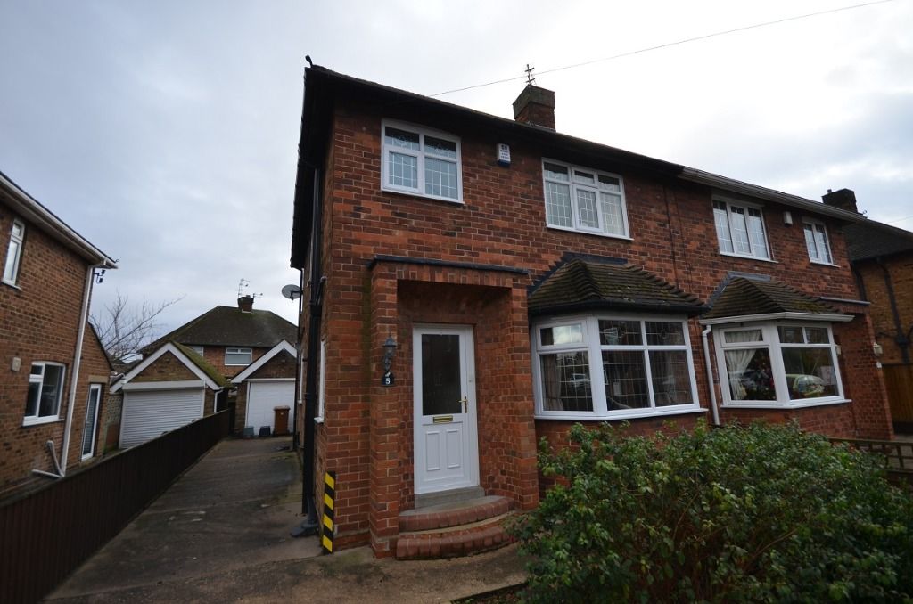 3 bed semidetached house to rent in Westminster Drive, Grimsby DN34