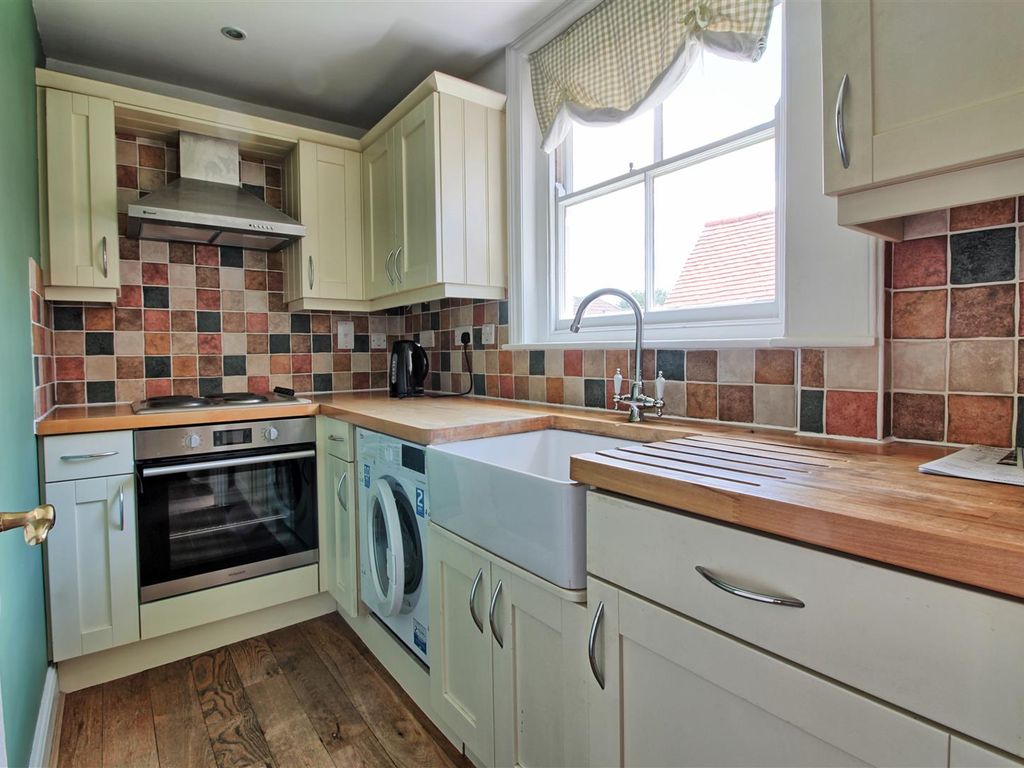 2 bed flat to rent in Ermine Court, Church Street, Buntingford SG9 Zoopla