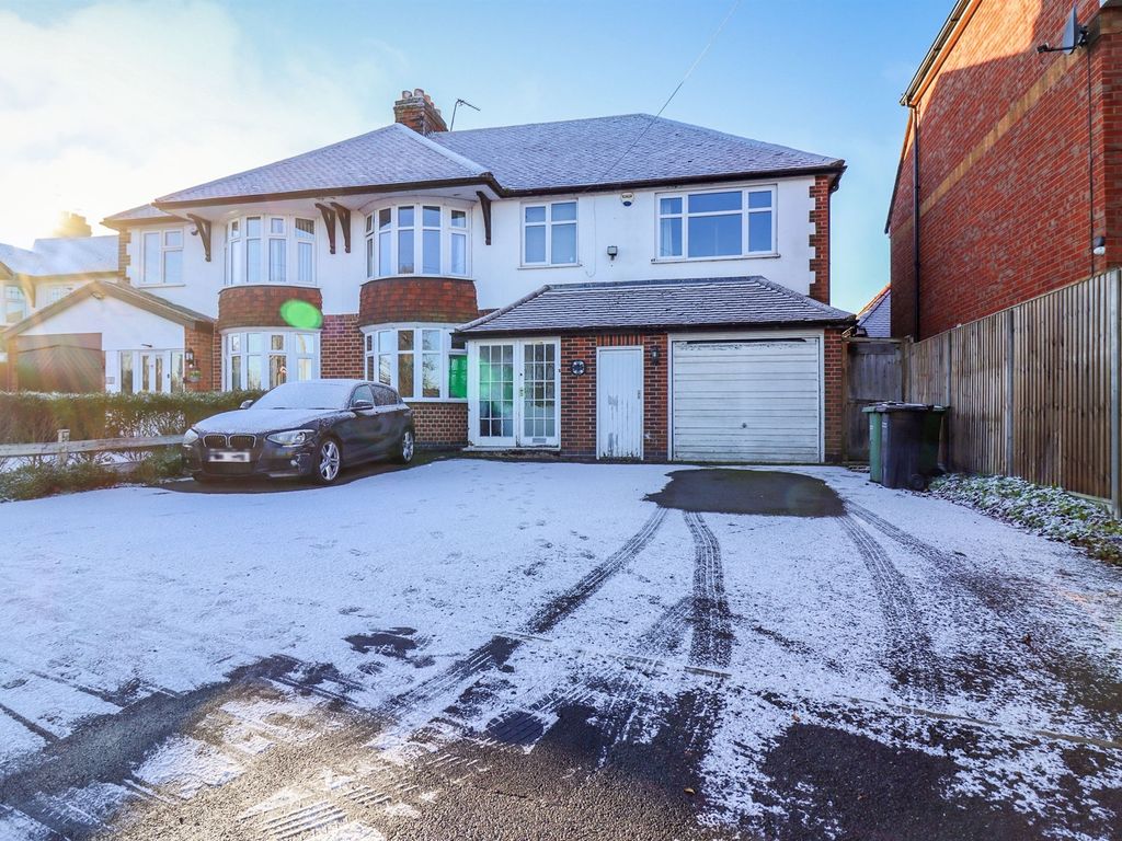 5 bed semidetached house for sale in Glen Road, Oadby, Leicester LE2