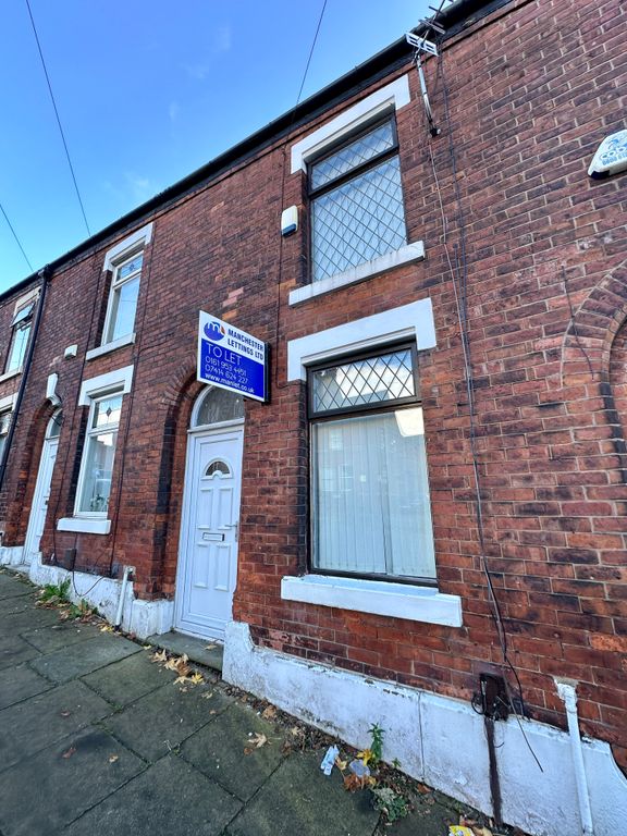 2 bed terraced house to rent in Chapel Street, Dukinfield SK16, £795
