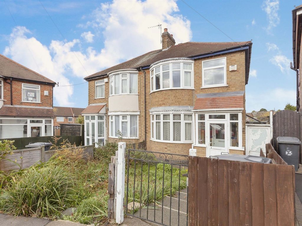 3 bed semi-detached house for sale in cheshire road, aylestone, leicester le2