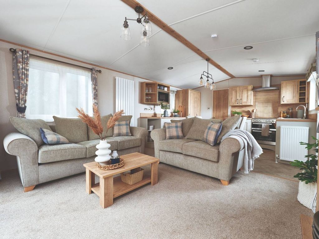 2 bed mobile/park home for sale in Manor Row, Upsall Road, South