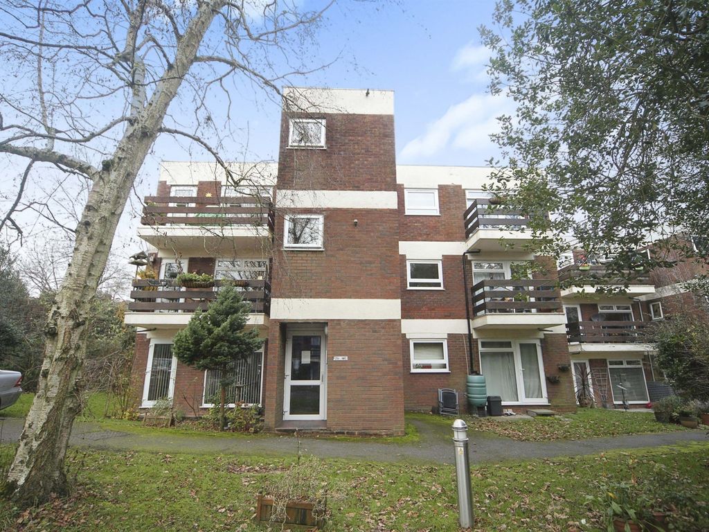 1 bed flat for sale in Southcrest Gardens, Batchley, Redditch B97, £