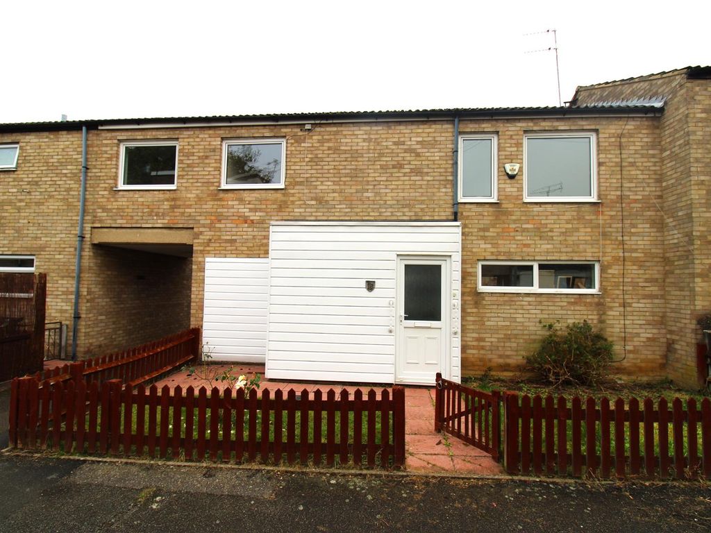 4 bed semidetached house to rent in Eastbrook, Corby NN18, £925 pcm