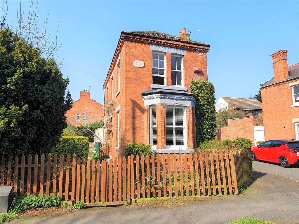 3 bed detached house for sale in Birstall Road, Birstall LE4, £350,000