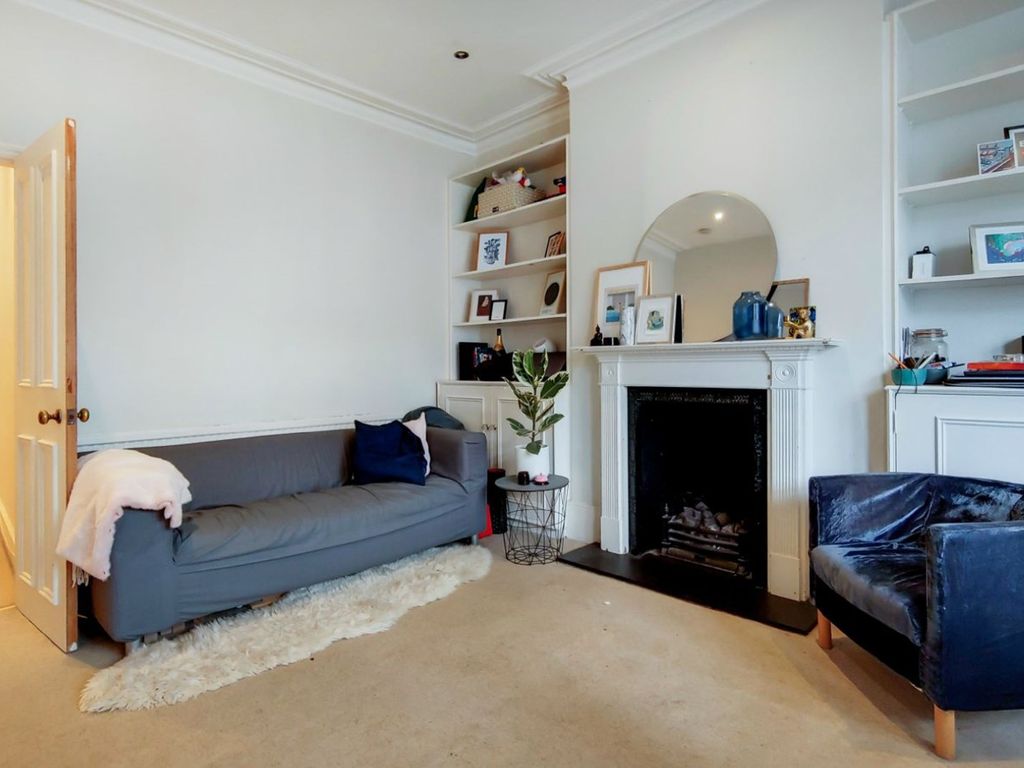 2 bed flat to rent in Salford Road, Balham SW2, £2,000 pcm Zoopla