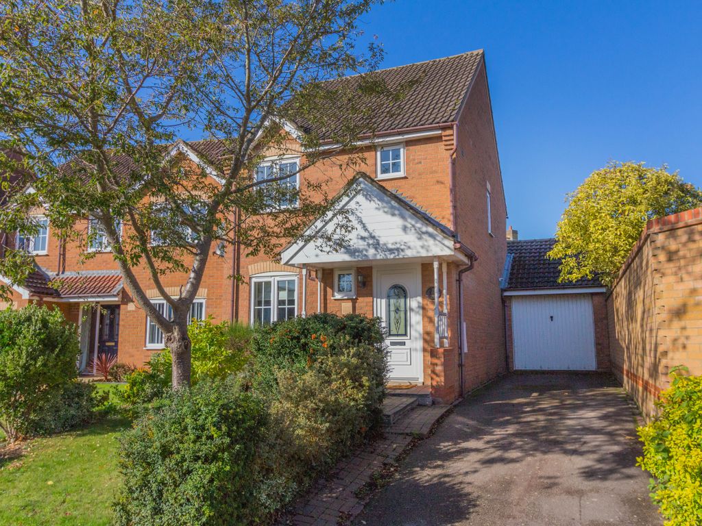 3 bed detached house for sale in Lodge Way, Irthlingborough