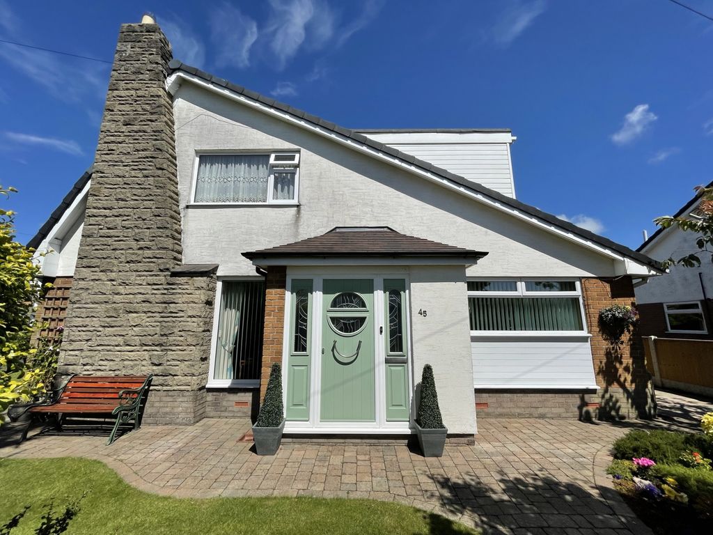 5 bed detached house for sale in Riverside Drive, Hambleton FY6, £