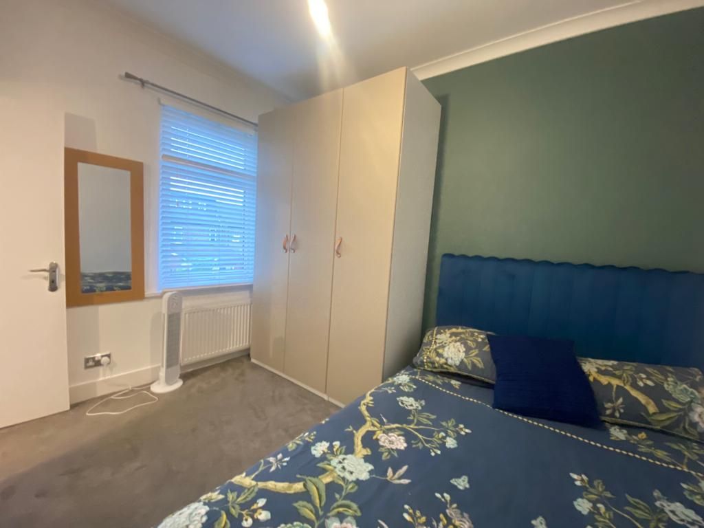Room to rent in Studley Road, London E7, £850 pcm Zoopla