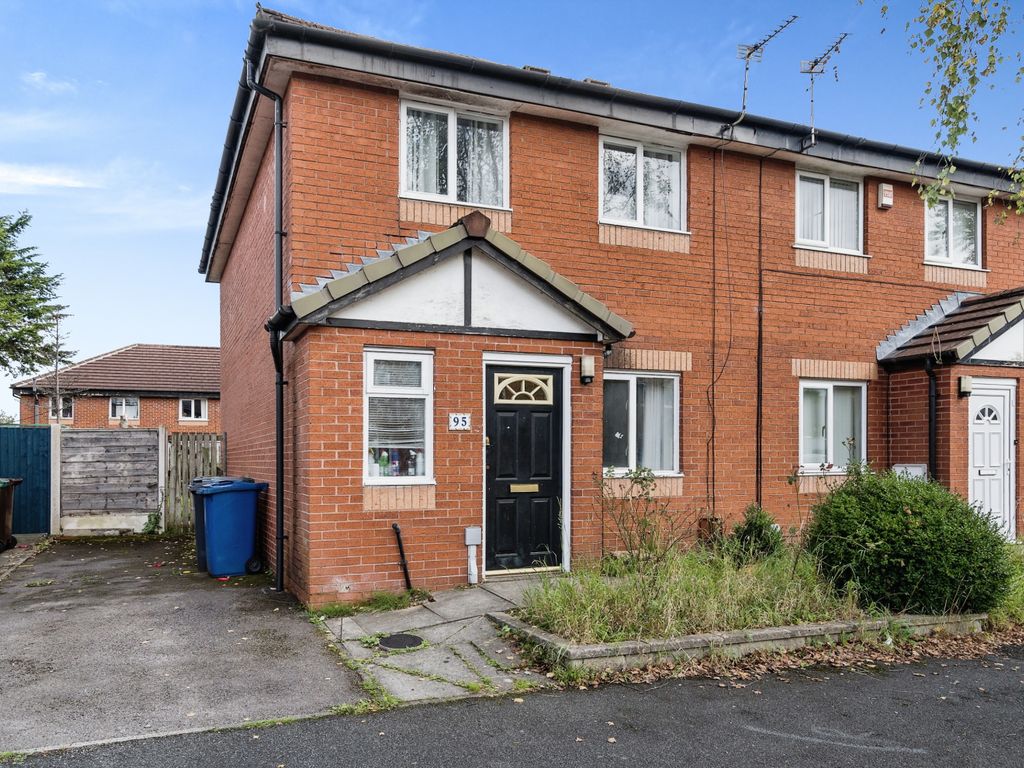 3 bed semidetached house for sale in Rutland Drive, Bury BL9, £250,000