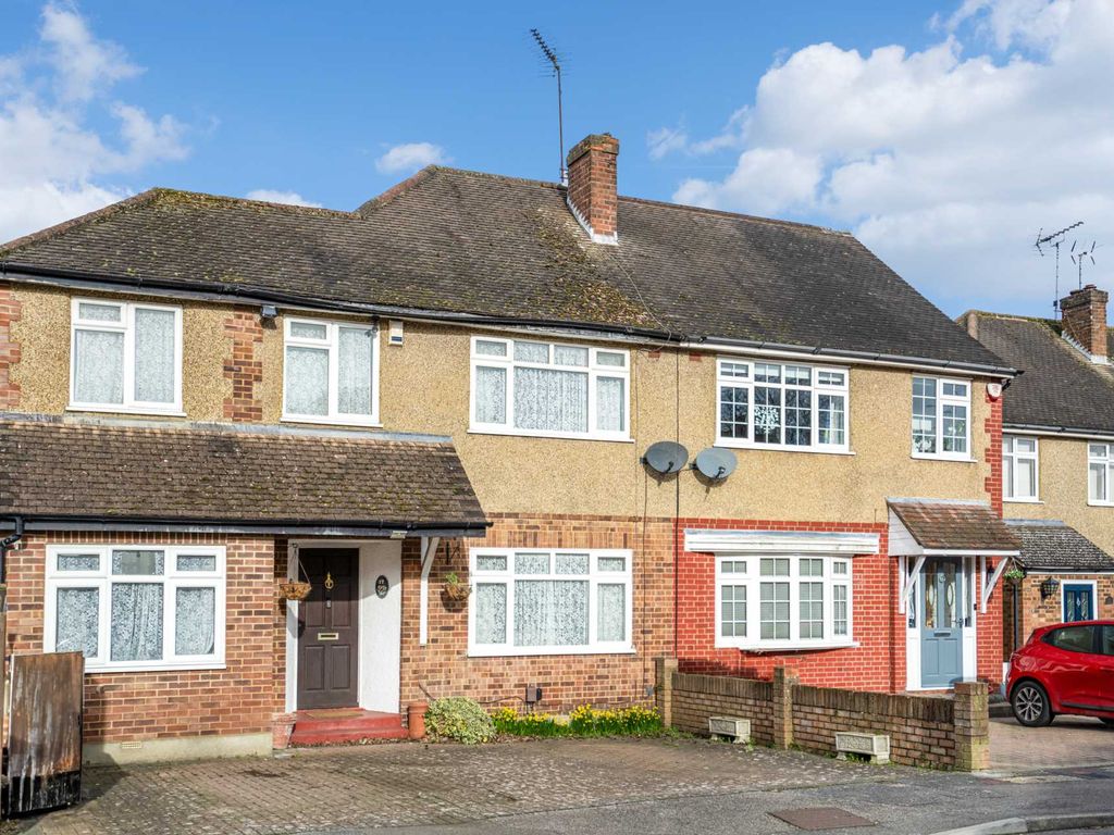 3 bed semidetached house for sale in Rutherford Way, Bushey Heath WD23