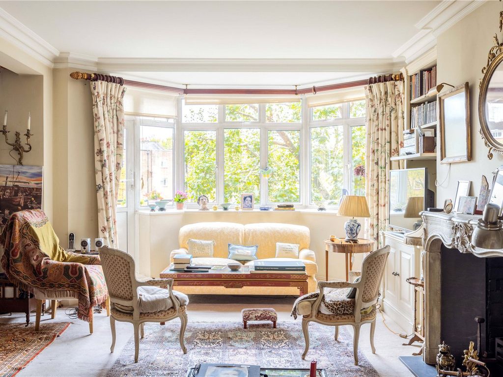 4 bed flat for sale in Onslow Crescent, South Kensington, London SW7