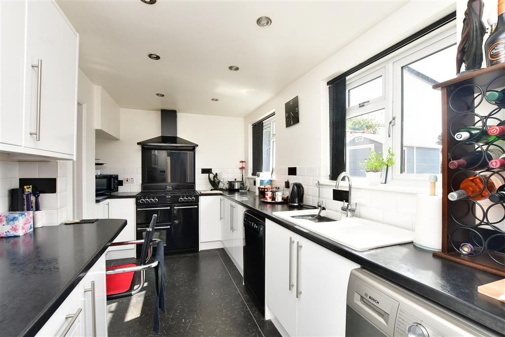 3 bed semidetached house for sale in Linkway, Ditton, Aylesford, Kent