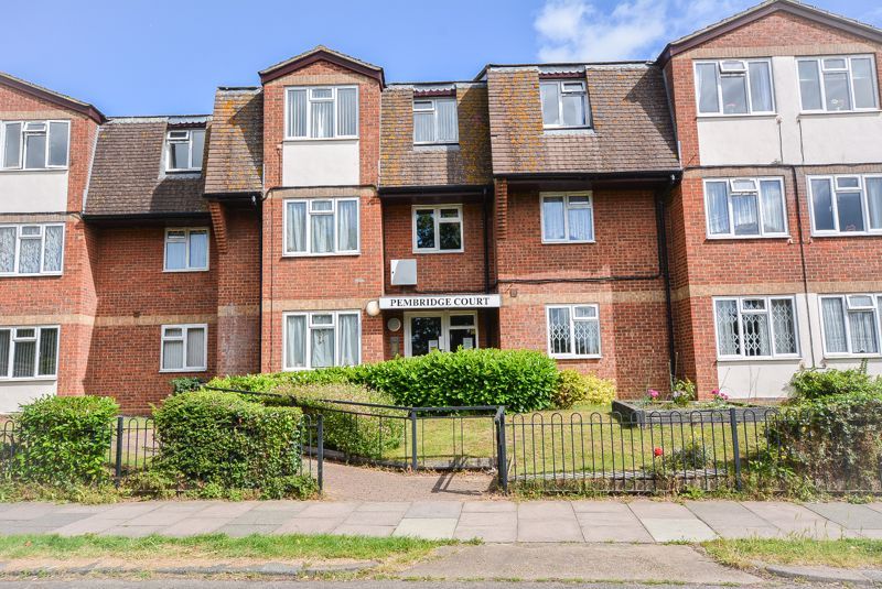 1 bed flat for sale in Riviera Drive, SouthendOnSea SS1, £99,995 Zoopla