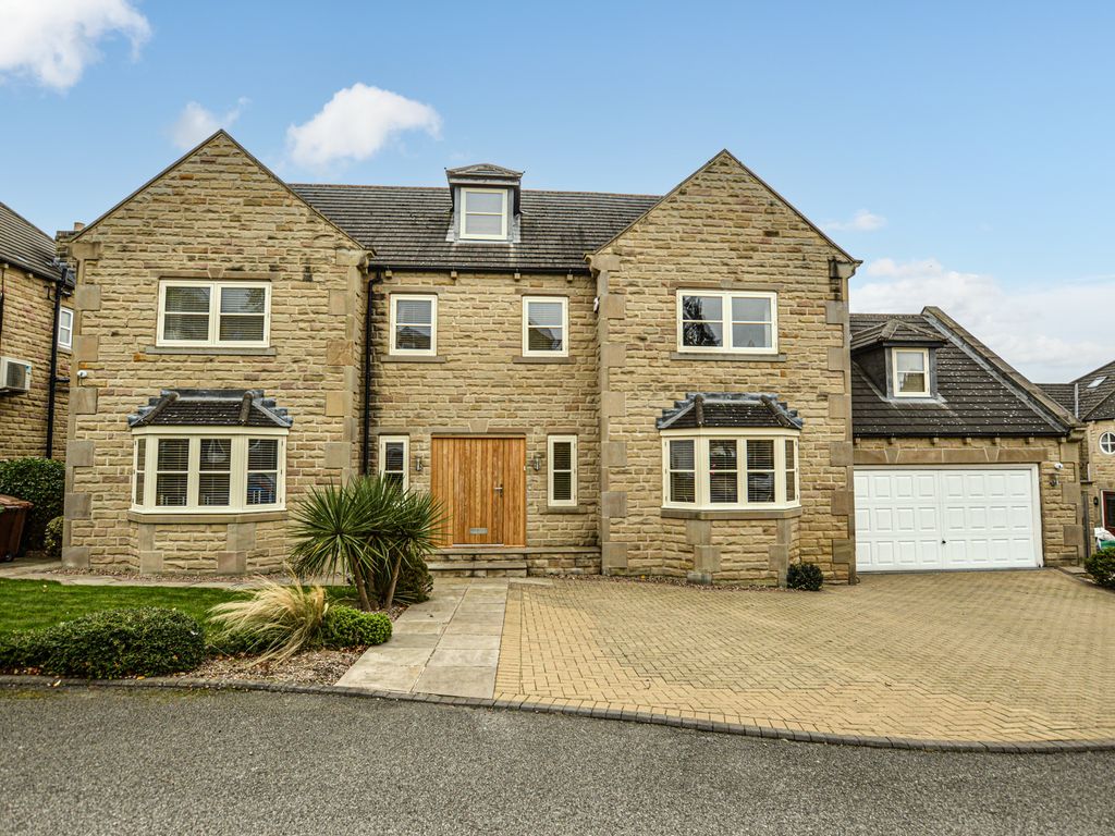 5 bed detached house for sale in Woodthorpe Manor, Sandal, Wakefield